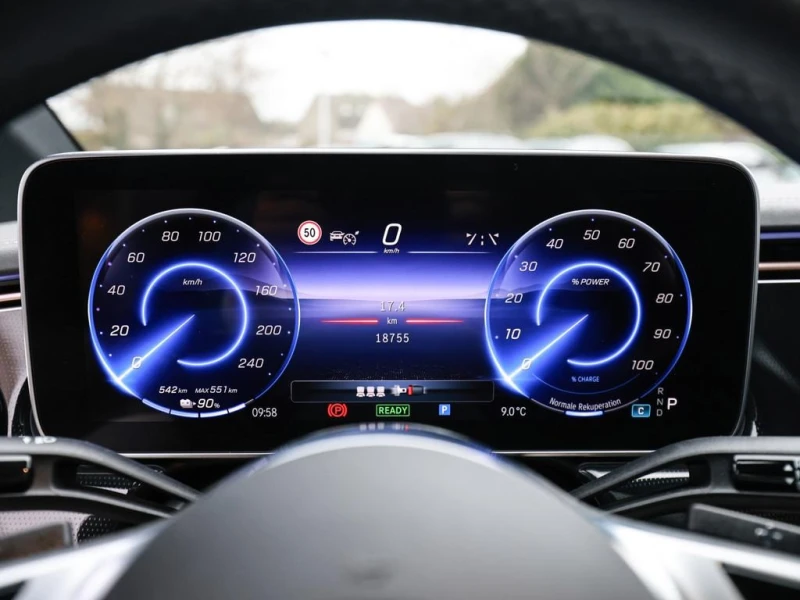 Mercedes-Benz EQE 500/AMG/4-MATIC/AIRMATIC/BURM/DISTRONIC/LED/, снимка 8 - Автомобили и джипове - 53045180