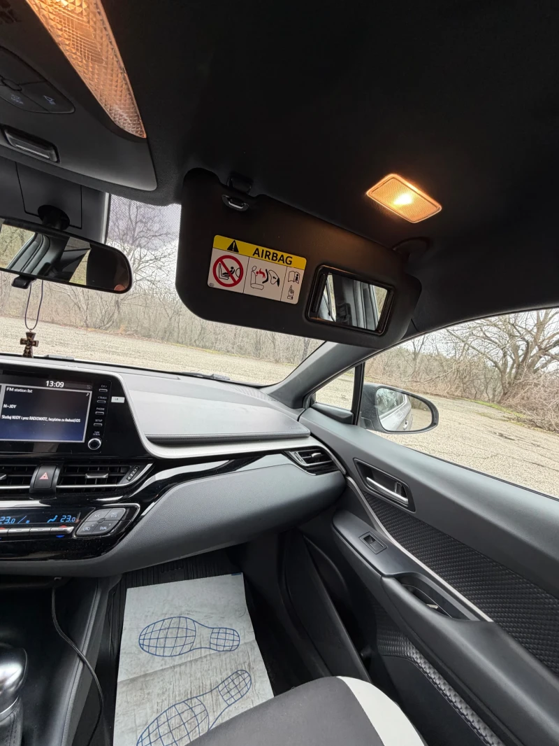 Toyota C-HR, снимка 12 - Автомобили и джипове - 53297911