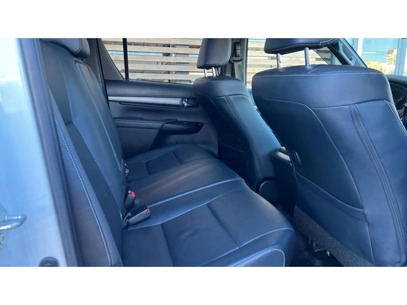 Toyota Hilux 2.8D-4D Invincible JBL, снимка 16 - Автомобили и джипове - 53004152