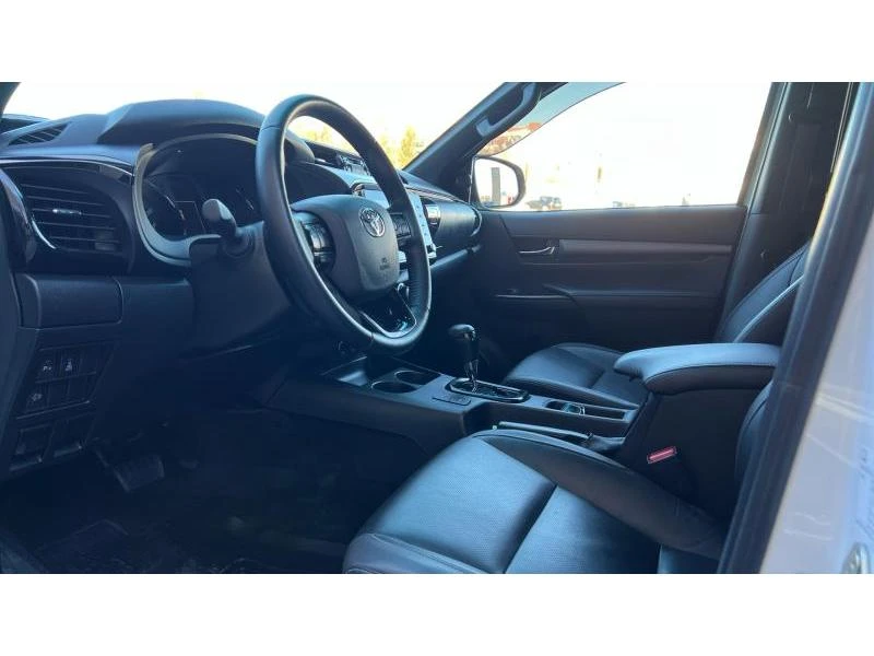 Toyota Hilux 2.8D-4D Invincible JBL, снимка 9 - Автомобили и джипове - 53004152