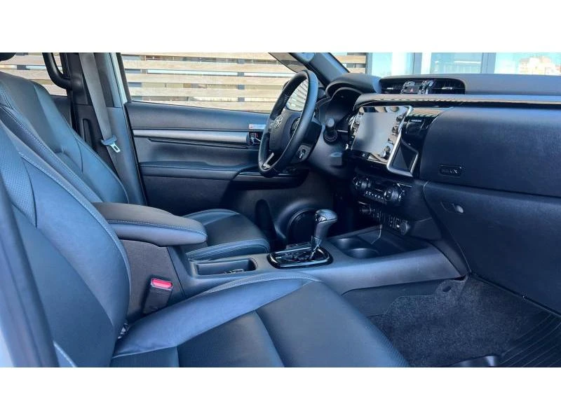 Toyota Hilux 2.8D-4D Invincible JBL, снимка 10 - Автомобили и джипове - 53004152