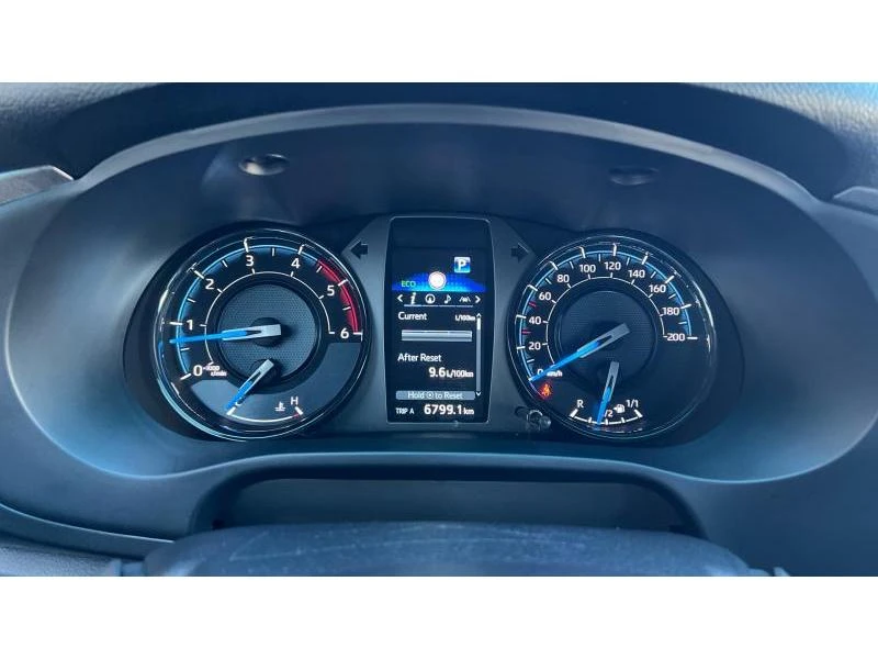 Toyota Hilux 2.8D-4D Invincible JBL, снимка 14 - Автомобили и джипове - 53004152