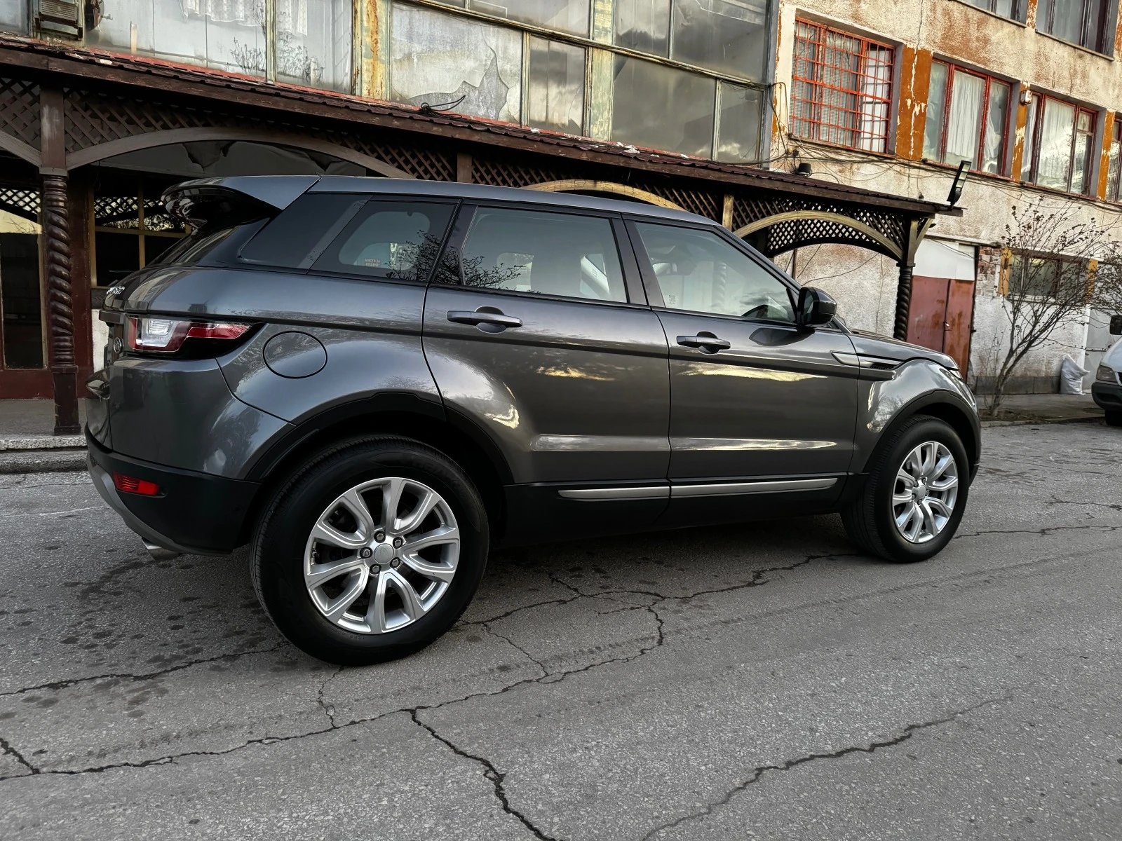 Land Rover Range Rover Evoque 2.0 Td4 Luxury - изображение 4