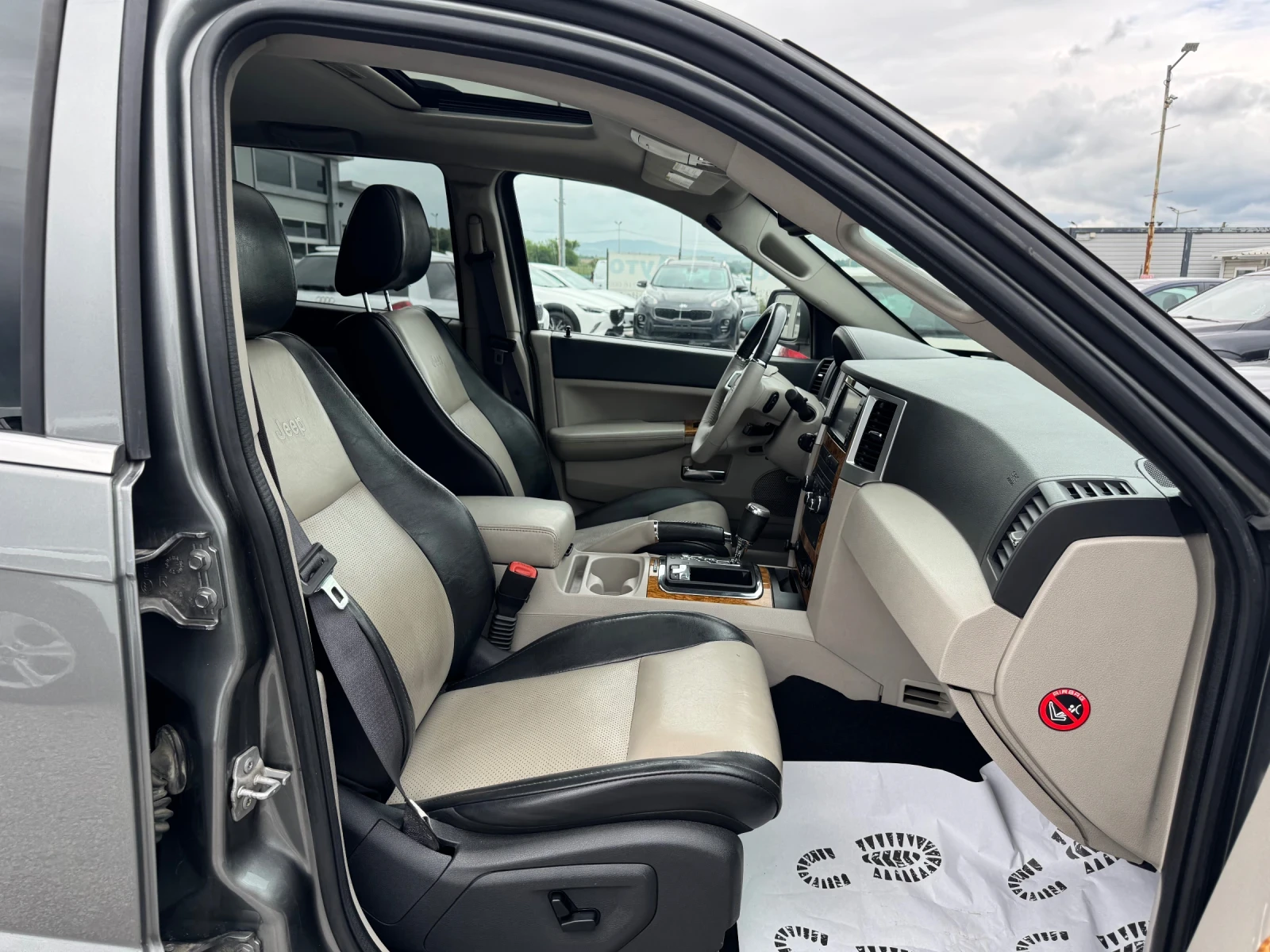 Jeep Grand cherokee 3.0CRD/ТОП СЪСТОЯНИЕ/FULL-MAX - изображение 9