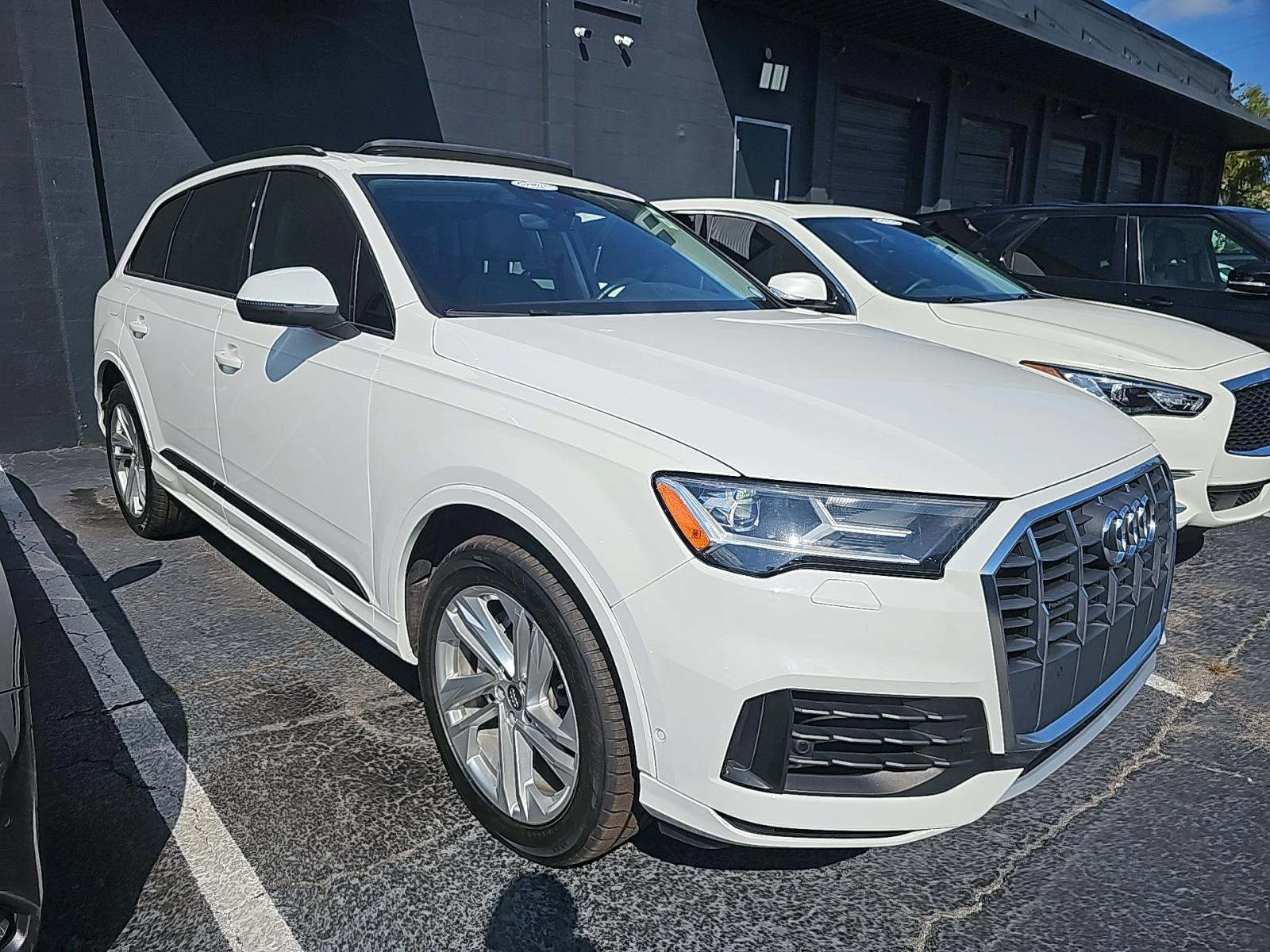 Audi Q7 55TFSI* PREMIUN* PLUS* ДИГИТАЛНО* ТАБЛО* ДИСТРОНИК - изображение 3