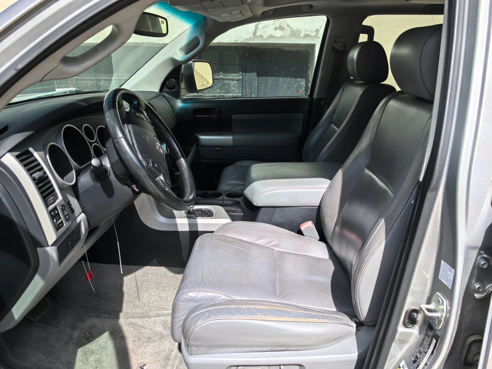 Toyota Sequoia 5.7.. 4х4  - изображение 8