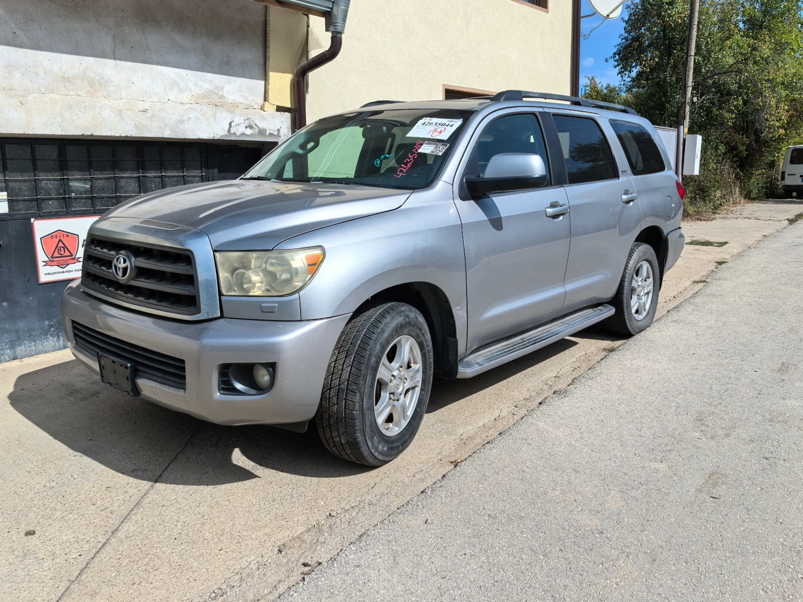 Toyota Sequoia 5.7.. 4х4  - изображение 2