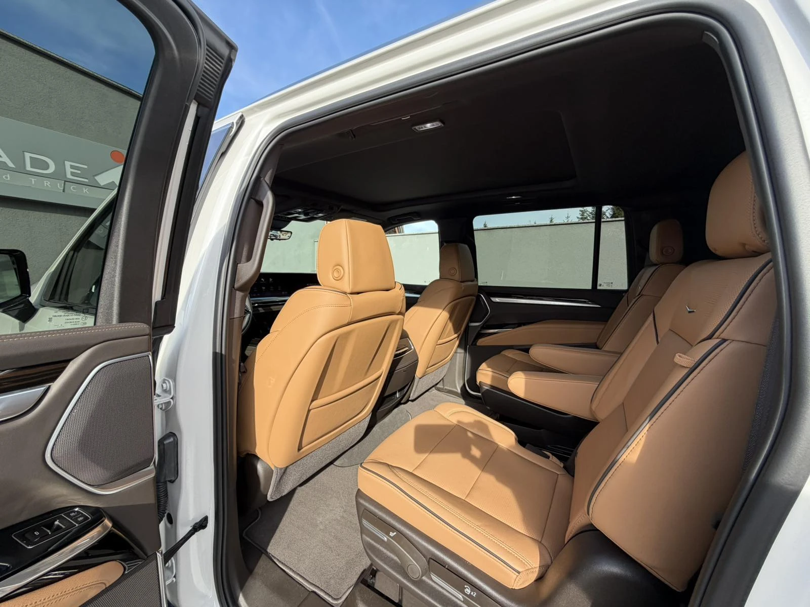 Cadillac Escalade LONG 6.2L 600 | Mobile.bg   17