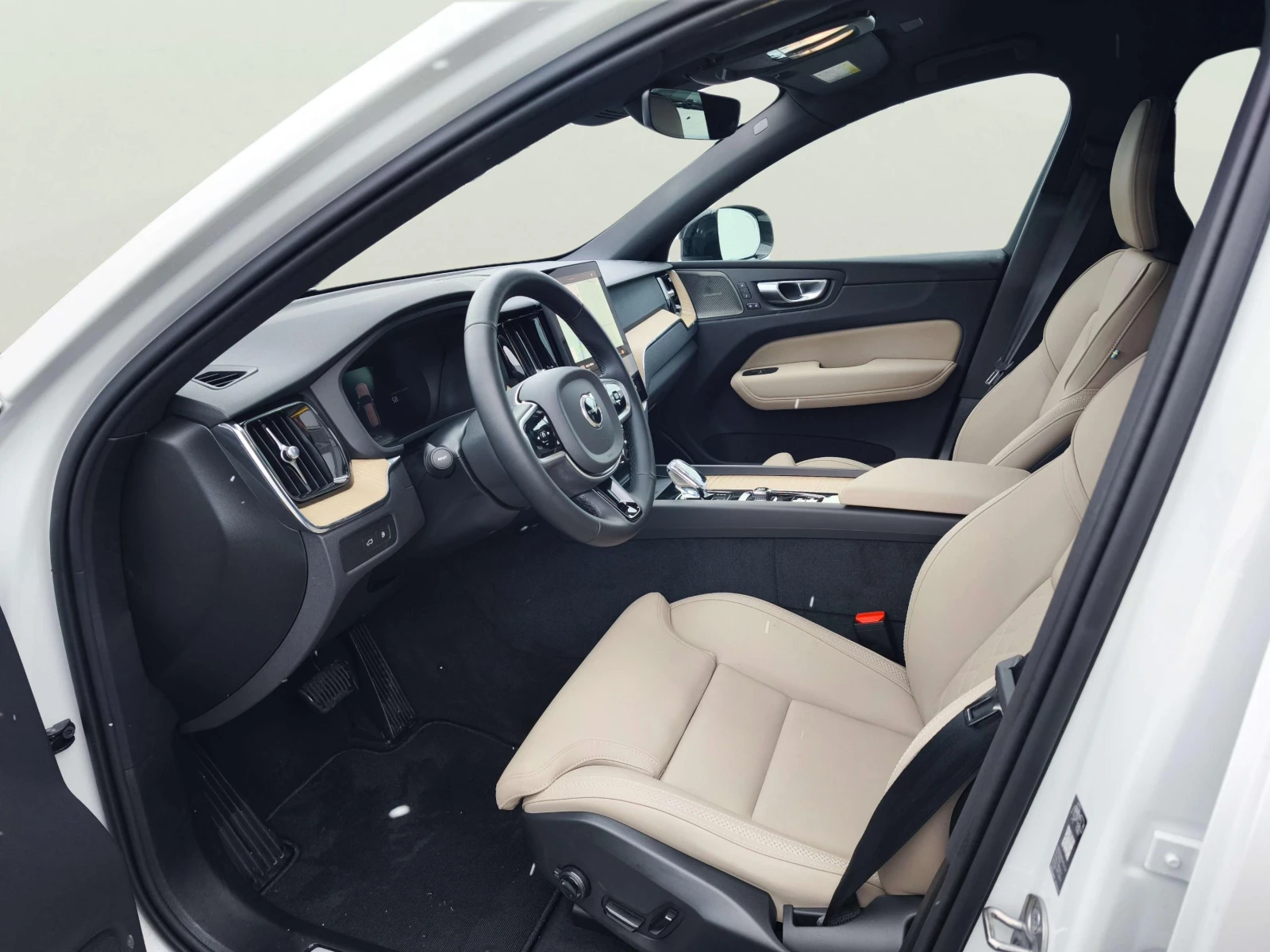 Volvo XC60 2.0 - изображение 7