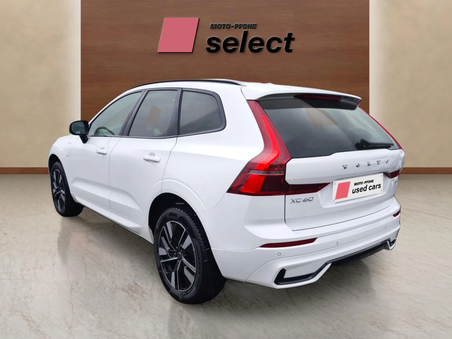 Volvo XC60 2.0 - изображение 2