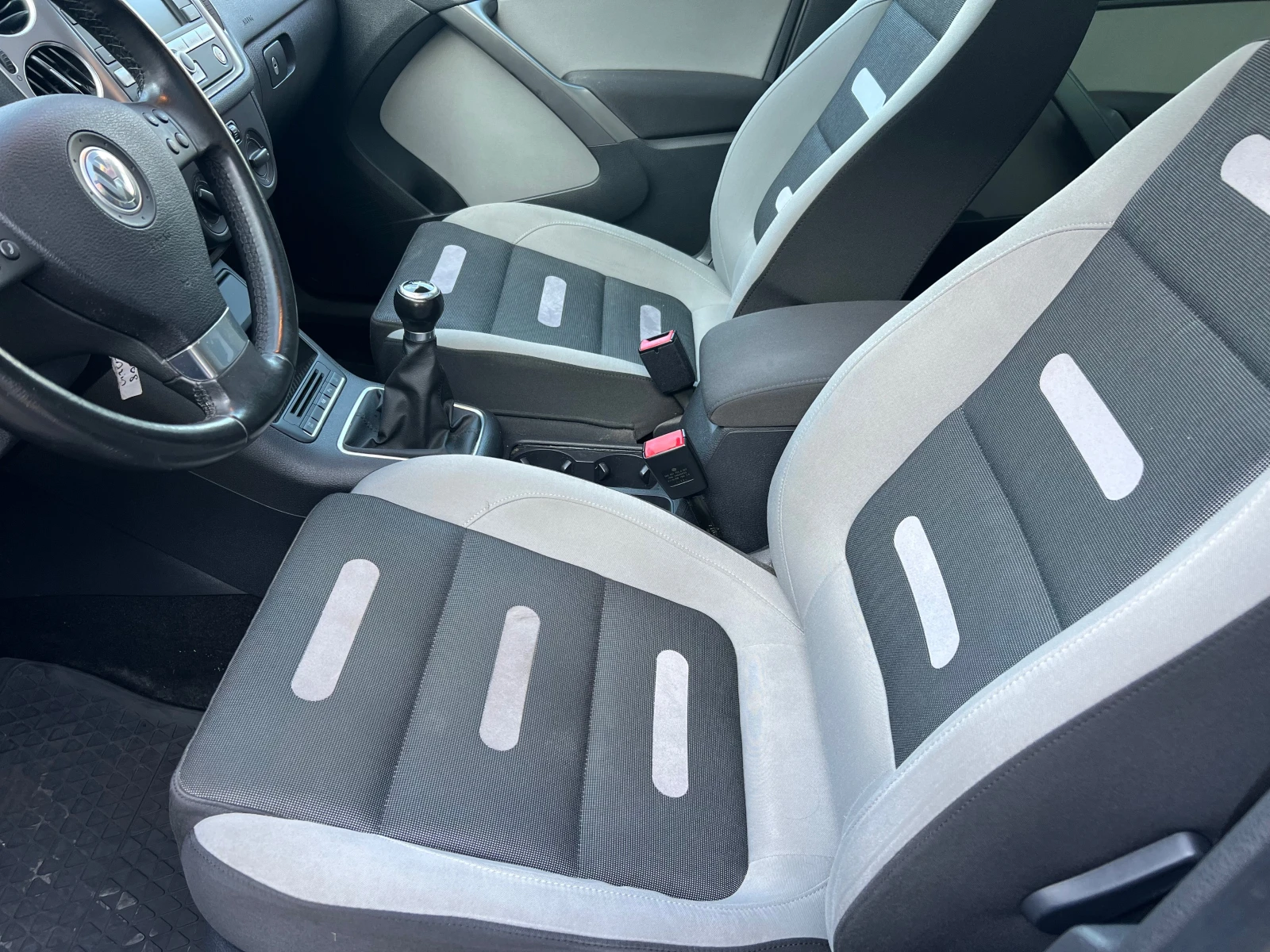 VW Tiguan Германия перфект, снимка 12 - Автомобили и джипове - 53833535