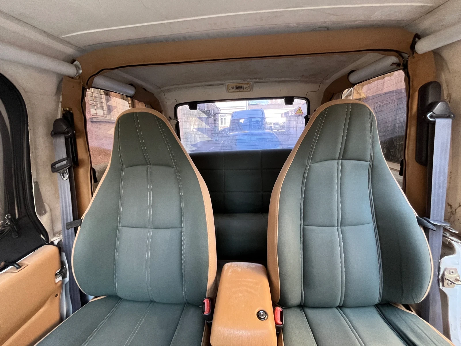 Jeep Wrangler, снимка 14 - Автомобили и джипове - 54449159