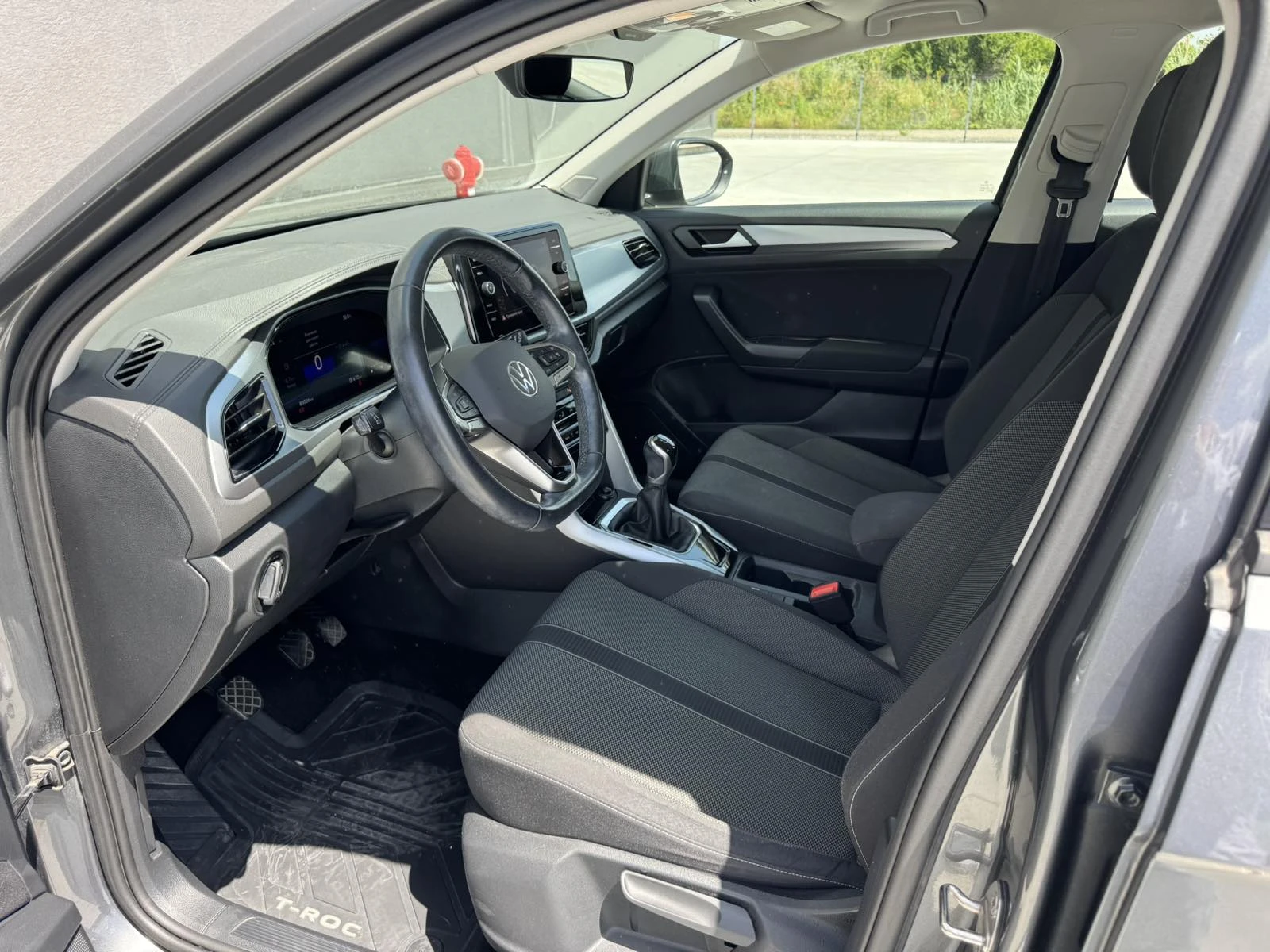 VW T-Roc, снимка 10 - Автомобили и джипове - 54734303