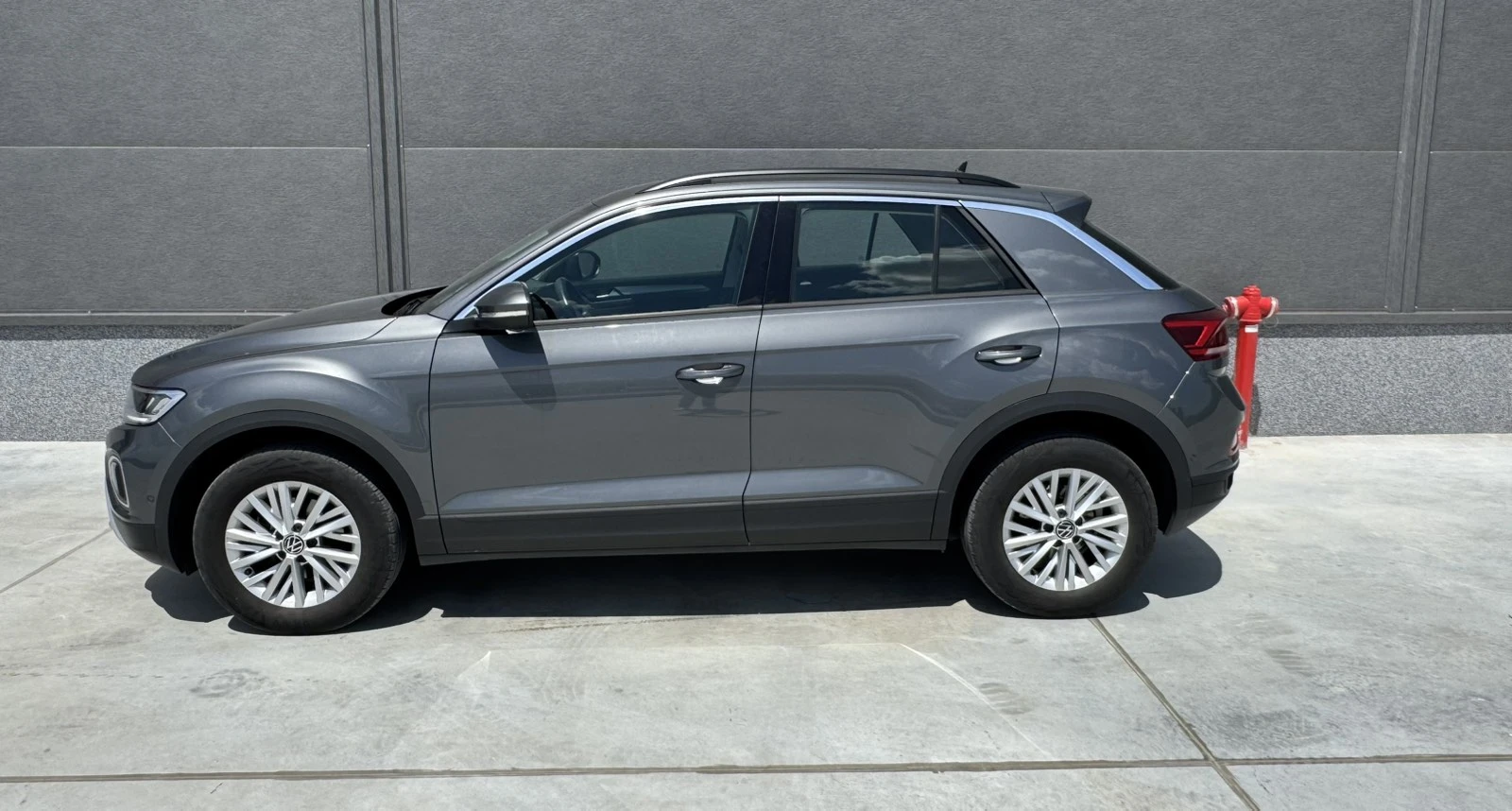 VW T-Roc, снимка 8 - Автомобили и джипове - 54734303
