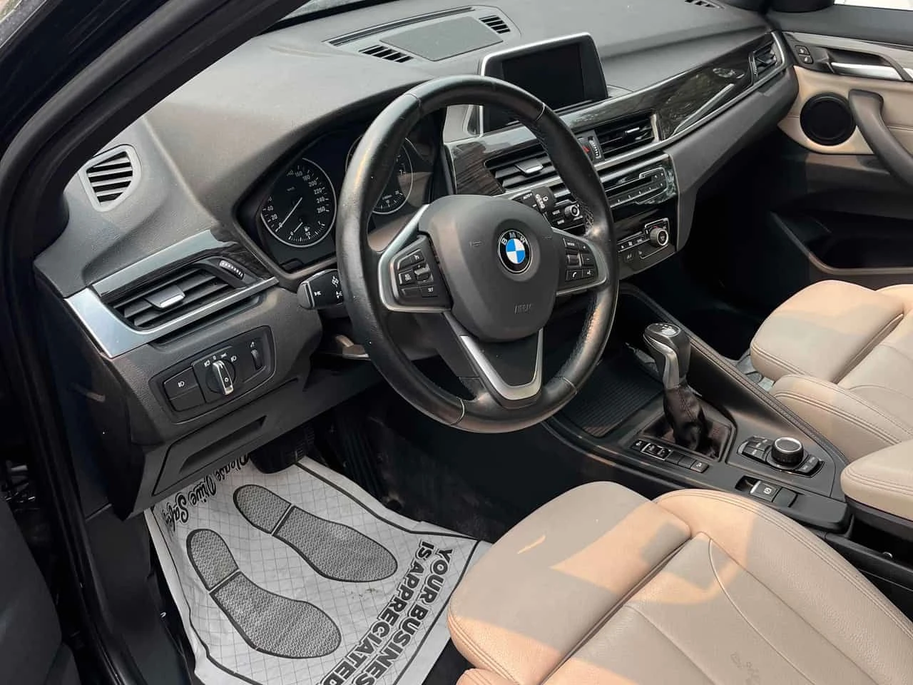 BMW X1 xDrive28i | CARFAX | АВТОКРЕДИТ БЕЗ ПЪРВОНАЧАЛНА , снимка 7 - Автомобили и джипове - 55335495