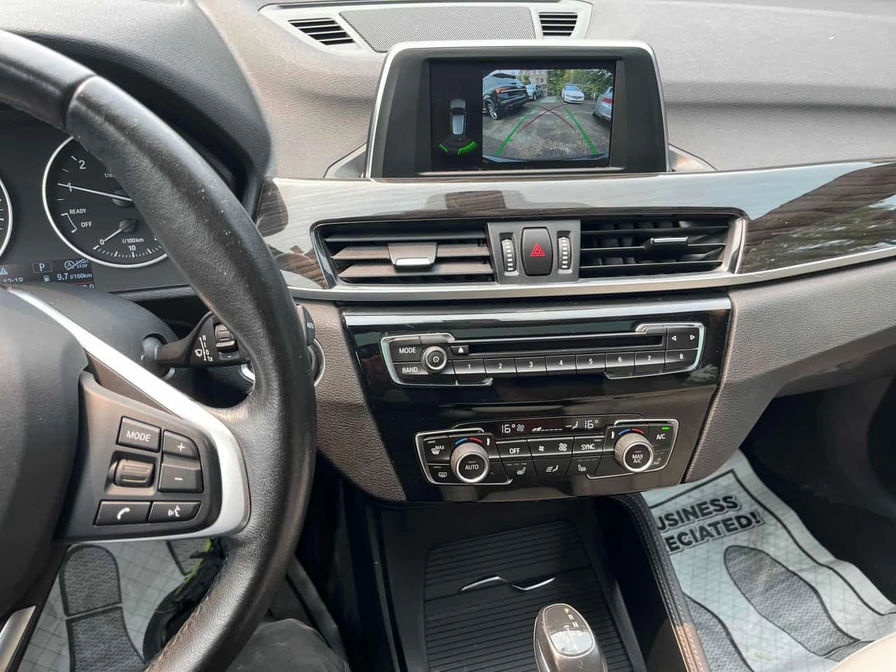 BMW X1 xDrive28i | CARFAX | АВТОКРЕДИТ БЕЗ ПЪРВОНАЧАЛНА , снимка 9 - Автомобили и джипове - 55335495