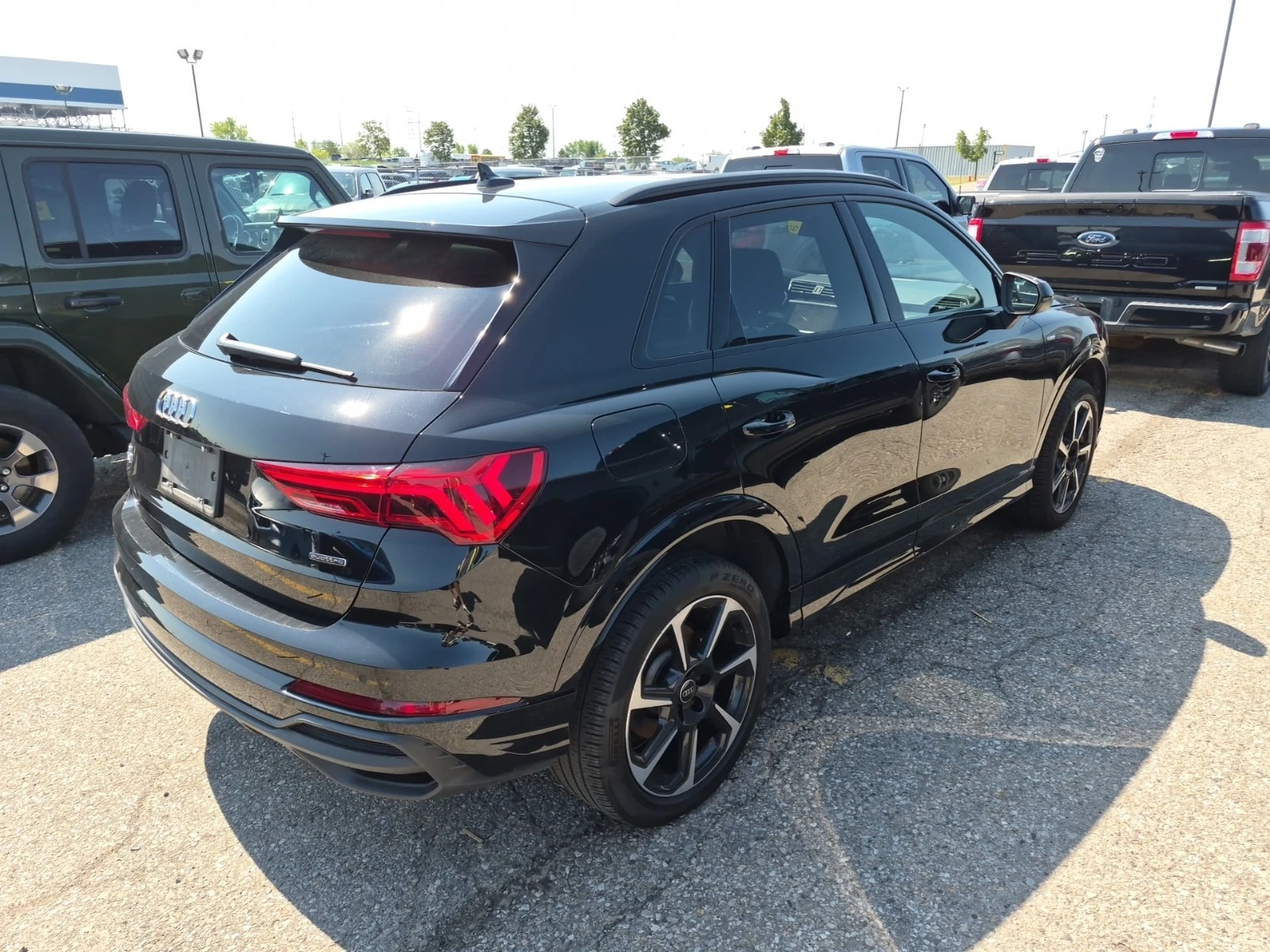 Audi Q3  TECHNIK / CARFAX / S-LINE, снимка 3 - Автомобили и джипове - 55939816