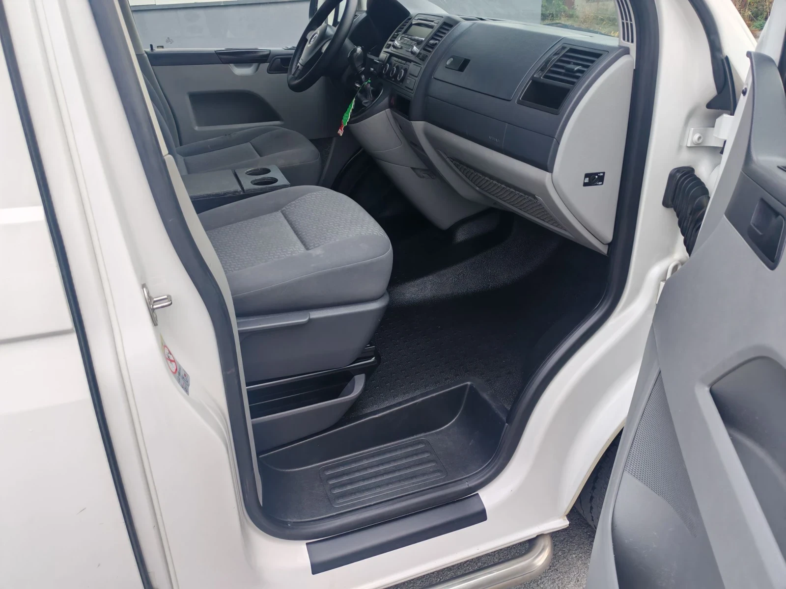 VW Transporter 2.0TDI 140KS LONG!!! , снимка 7 - Бусове и автобуси - 56483841