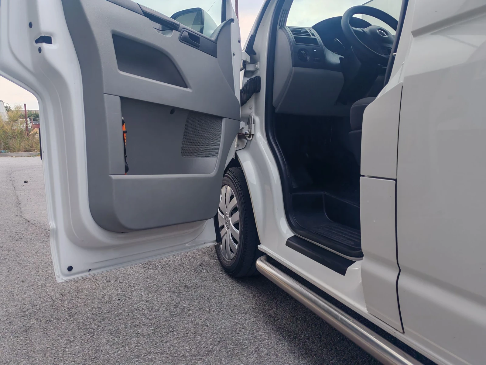 VW Transporter 2.0TDI 140KS LONG!!! , снимка 13 - Бусове и автобуси - 56483841