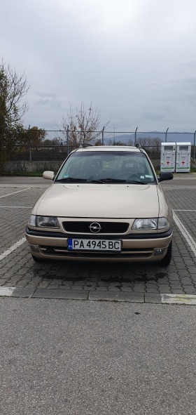 Opel Astra, снимка 8 - Автомобили и джипове - 45271651
