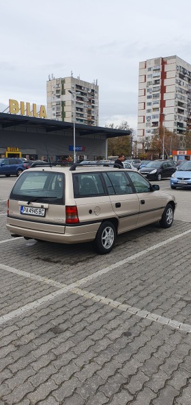 Opel Astra, снимка 6 - Автомобили и джипове - 45271651