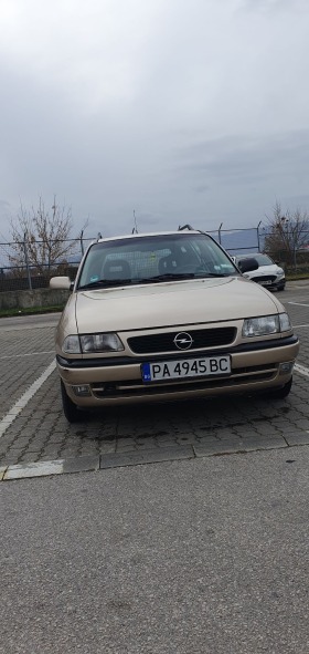 Opel Astra, снимка 2 - Автомобили и джипове - 45271651