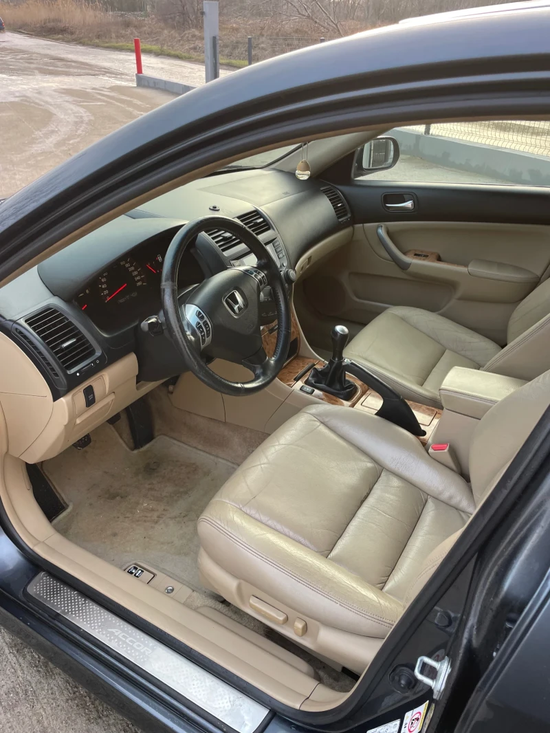 Honda Accord 2.2I CTDI, снимка 8 - Автомобили и джипове - 47800116