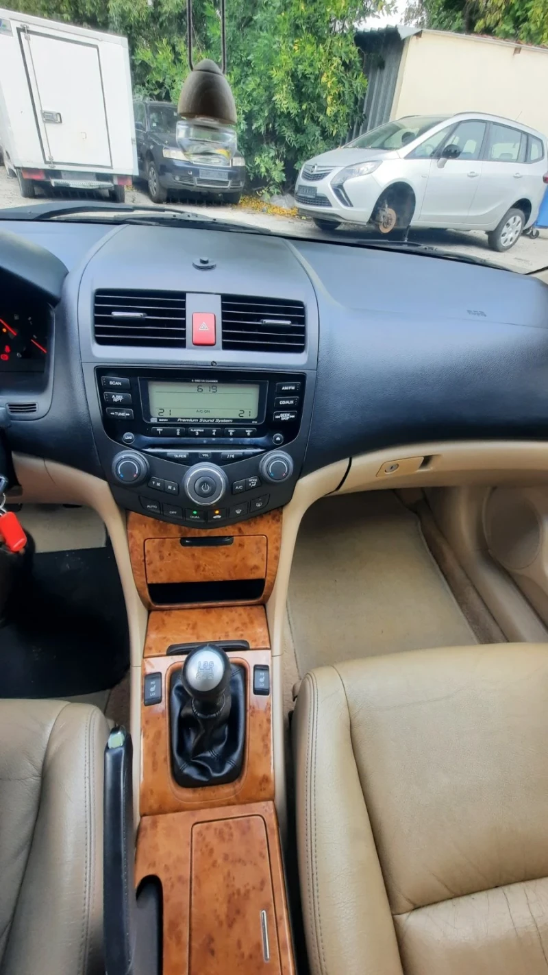 Honda Accord 2.2I CTDI, снимка 12 - Автомобили и джипове - 47800116