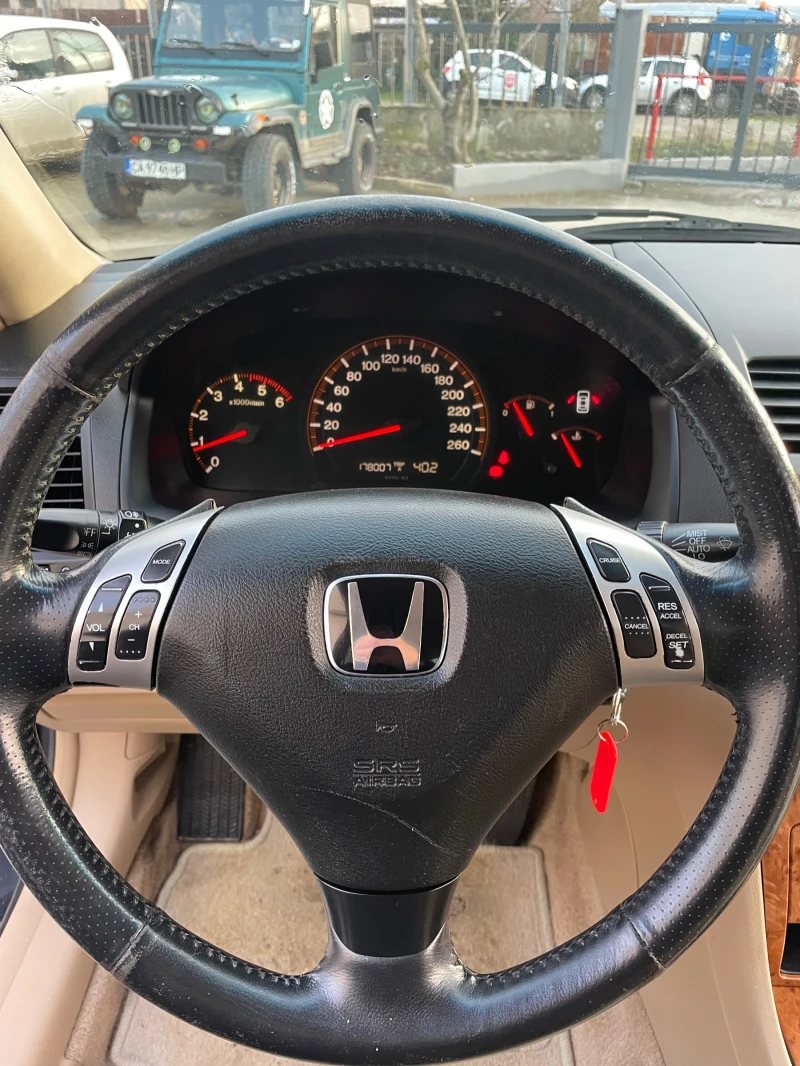 Honda Accord 2.2I CTDI, снимка 11 - Автомобили и джипове - 47800116