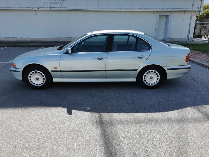 BMW 520, снимка 1 - Автомобили и джипове - 47460086