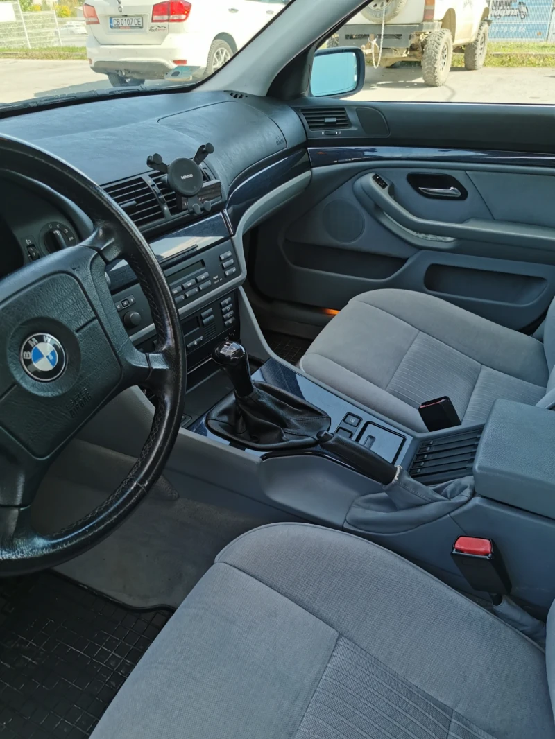 BMW 520, снимка 10 - Автомобили и джипове - 47460086