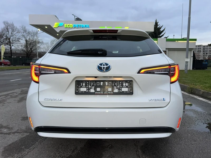 Toyota Corolla EXECUTIVE 1.8 HYBRID , снимка 5 - Автомобили и джипове - 48300750