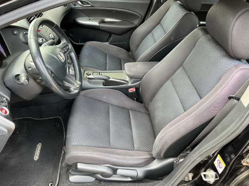 Honda Civic 1, 4-FACELIFT.GAZ, снимка 8 - Автомобили и джипове - 50162844