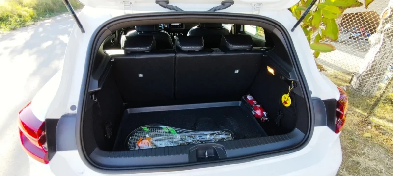 Renault Clio 1.3 Tce, снимка 9 - Автомобили и джипове - 52646196