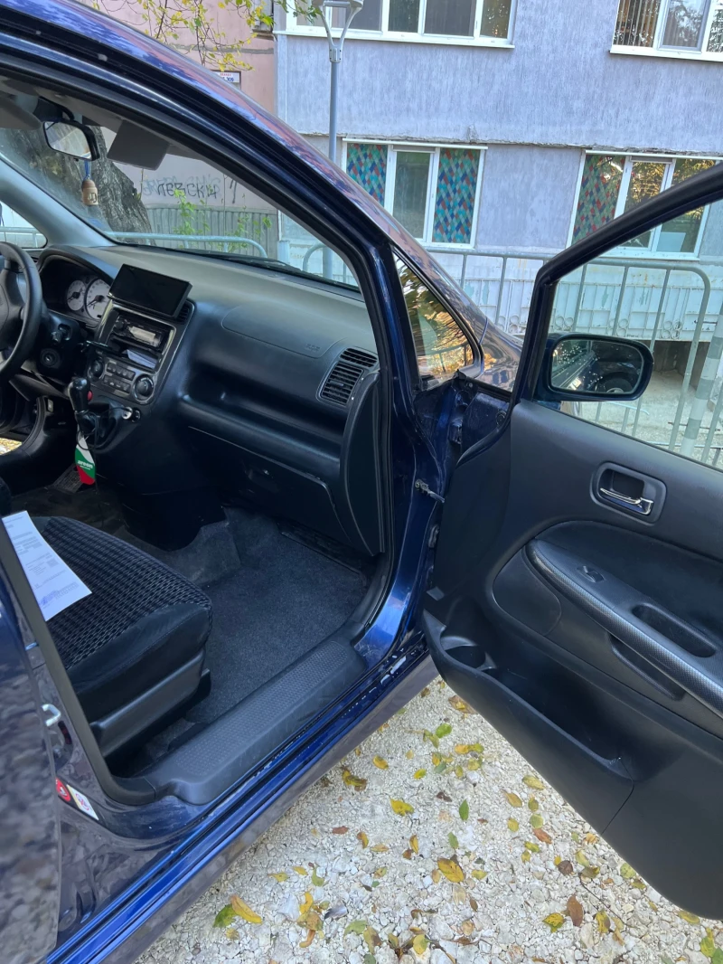 Honda Stream 2.0 i-vtec, снимка 9 - Автомобили и джипове - 52531452