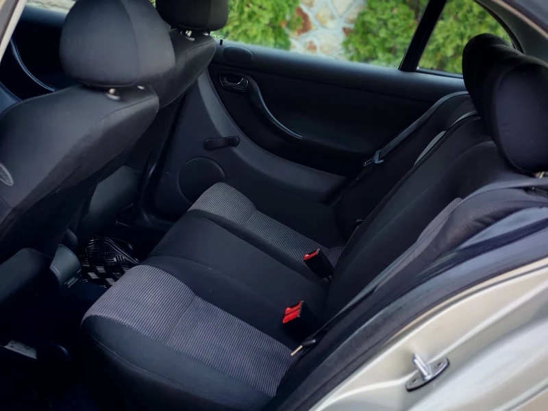 Seat Leon 1.9TDI(90)* COMFORT-EDITION* НОВ ВНОС* , снимка 15 - Автомобили и джипове - 52840511