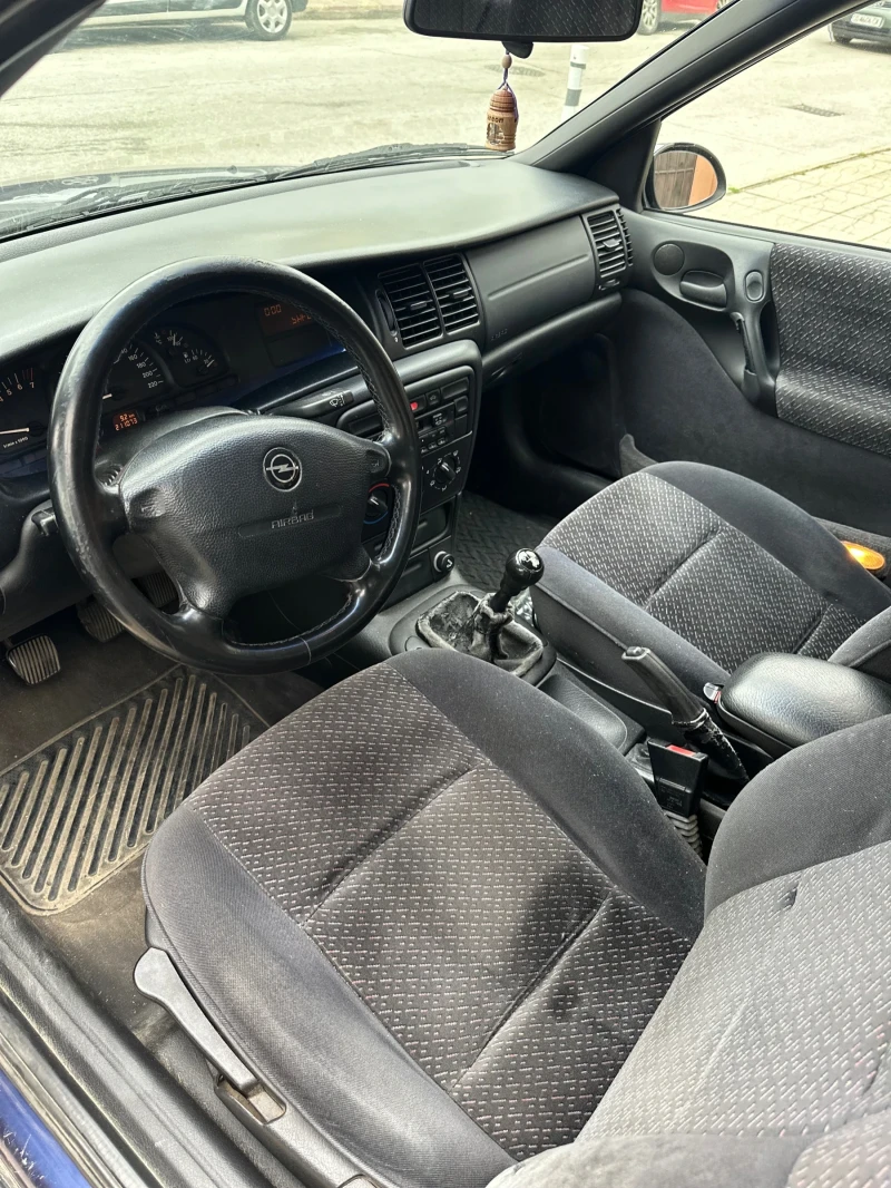 Opel Vectra 1.6 бензин, снимка 6 - Автомобили и джипове - 53327885