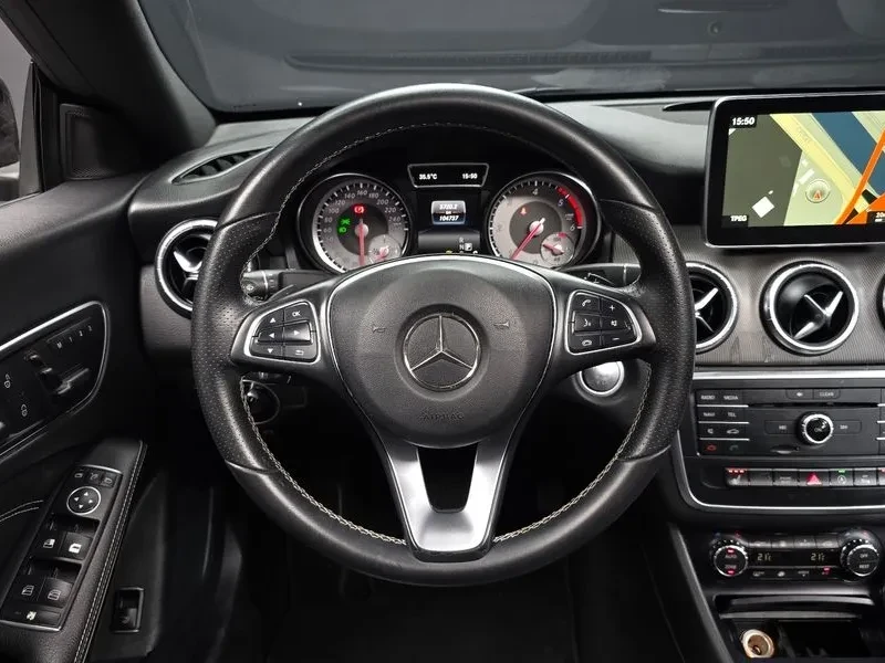 Mercedes-Benz CLA 200 D 4Matic C117, снимка 11 - Автомобили и джипове - 55638076