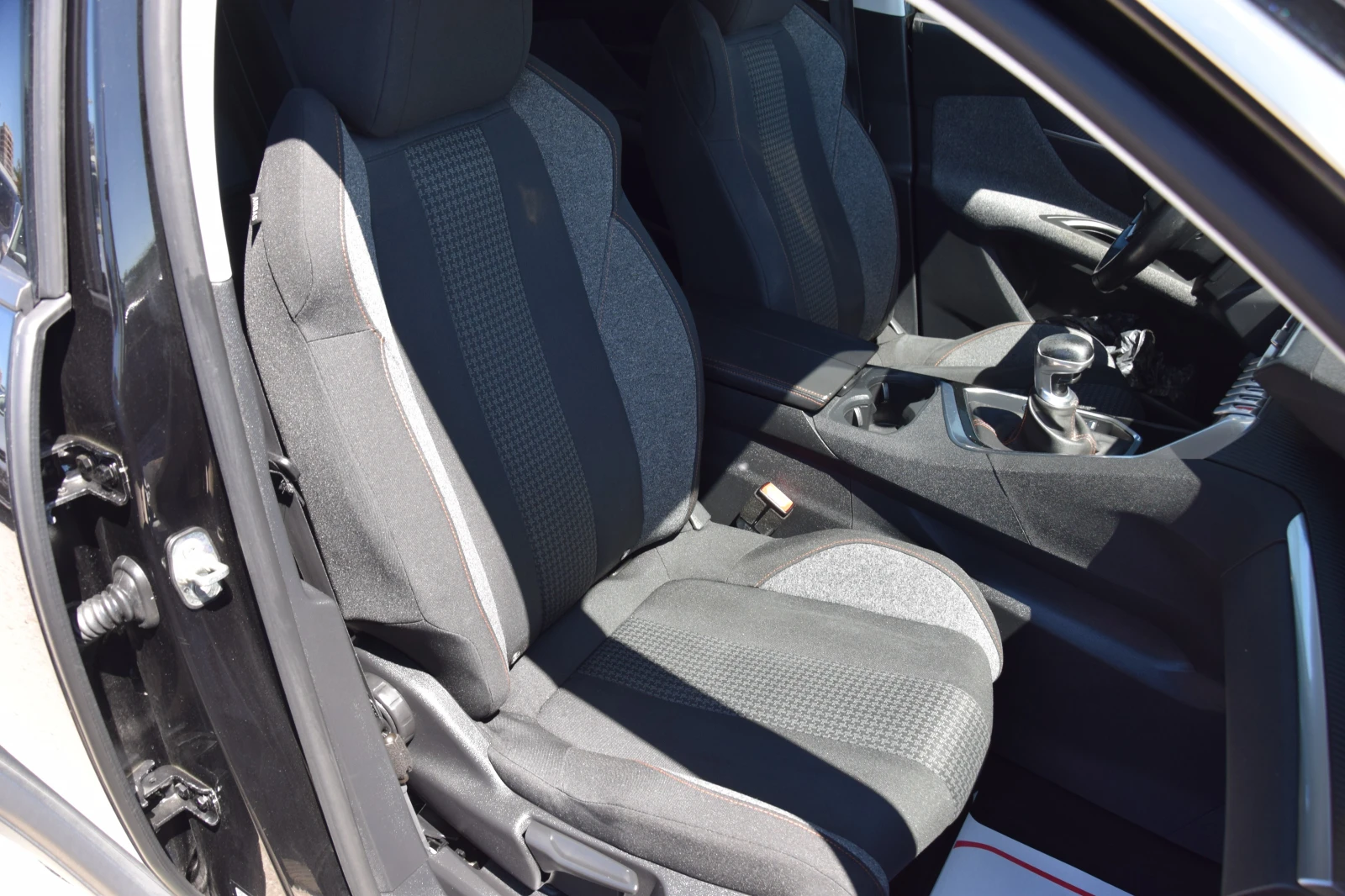 Peugeot 3008 Нави,  камера, , i- cockpit, keyless go | Mobile.bg — изображение 13