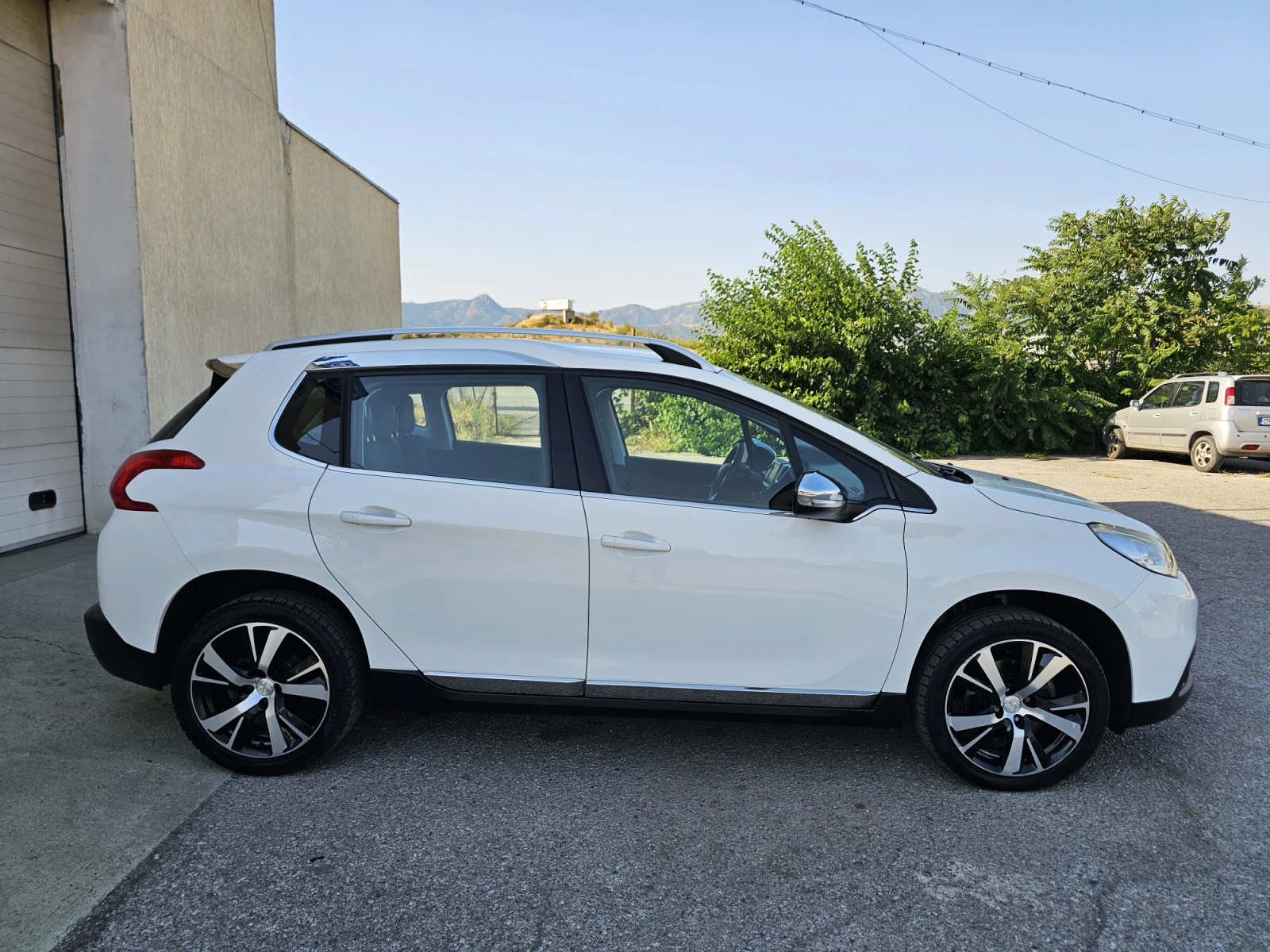 Peugeot 2008 1.6 e-HDI FELINE - изображение 8
