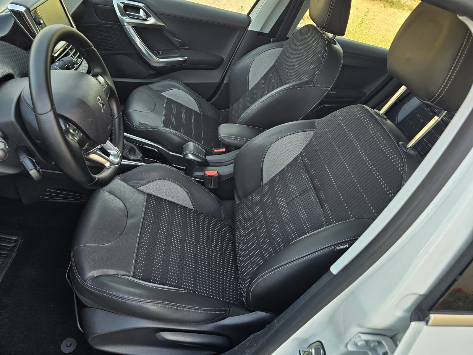 Peugeot 2008 1.6 e-HDI FELINE - изображение 10