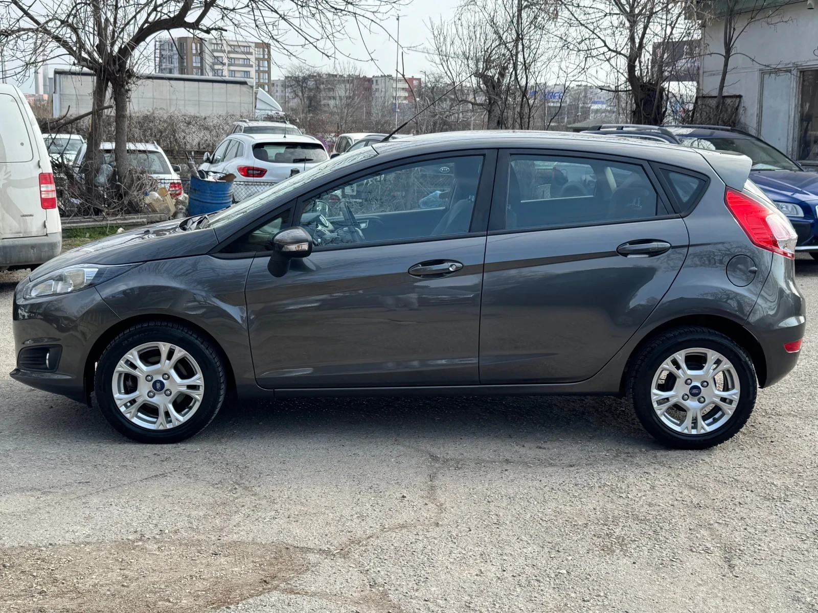 Ford Fiesta 1.4i -ГАЗОВ ИНЖЕКЦИОН !, снимка 8 - Автомобили и джипове - 53877532