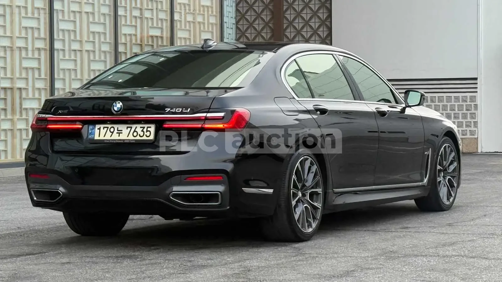 BMW 740 Li* DISTRONIC* ОБДУХВАНЕ* ТЕЛЕВИЗОРИ* , снимка 4 - Автомобили и джипове - 54567802