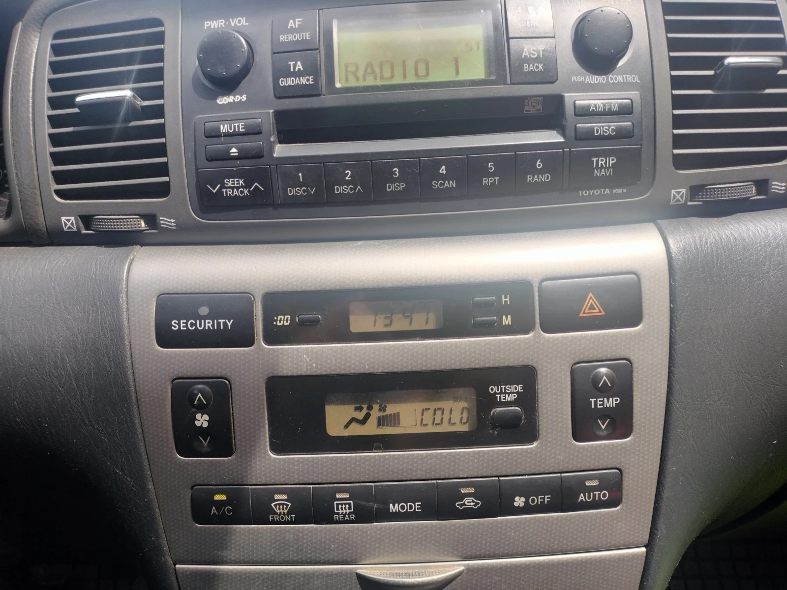 Toyota Corolla 2.0 d4d, снимка 11 - Автомобили и джипове - 54617890