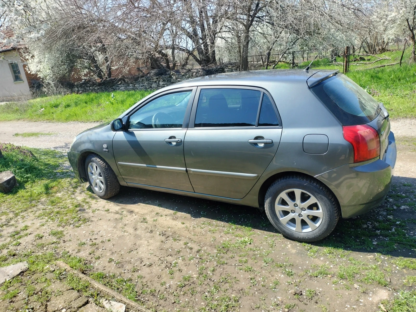 Toyota Corolla 2.0 d4d, снимка 12 - Автомобили и джипове - 54617890