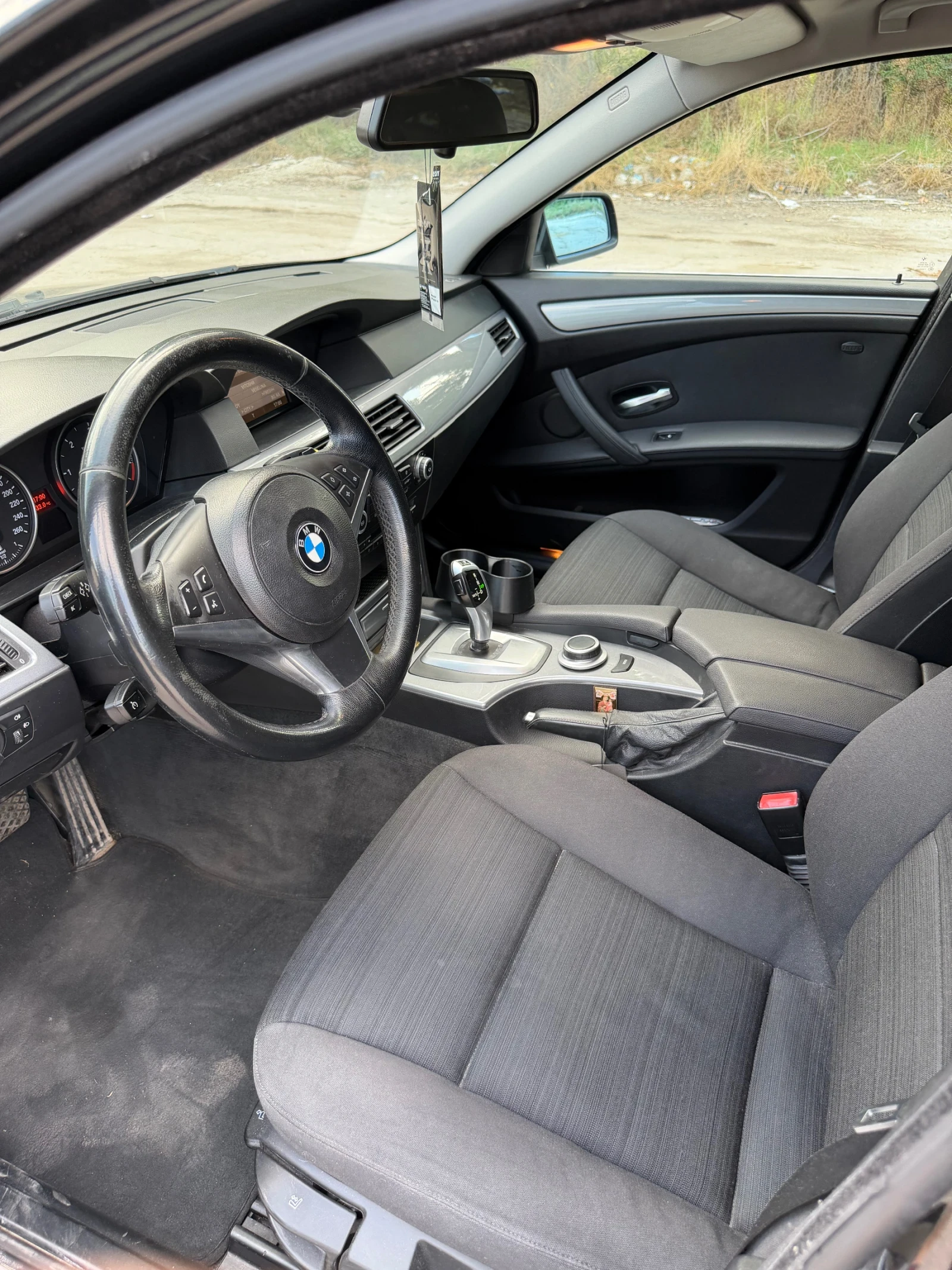 BMW 520 Топ, снимка 8 - Автомобили и джипове - 55341816
