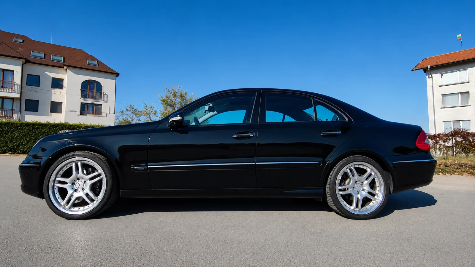 Mercedes-Benz E 350 Avantgarde, снимка 5 - Автомобили и джипове - 55428577