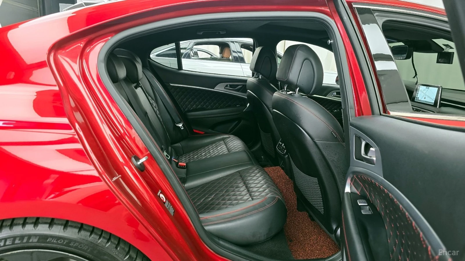 Genesis G70 3.3T SPORT PRESTIGE* HUD* КОЖА* НАВИ* ПАНО, снимка 10 - Автомобили и джипове - 55508973