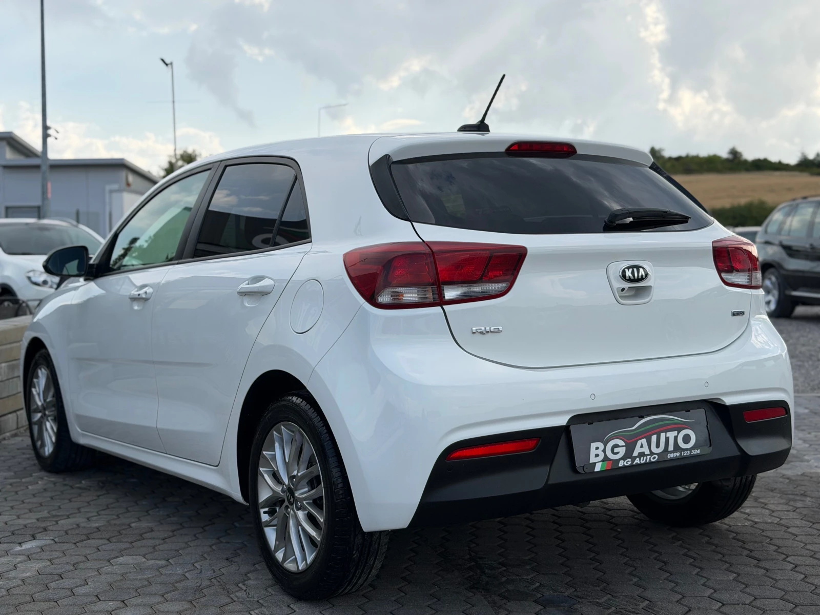 Kia Rio * 1.4 CRDI-90* NAVI* CAMERA* LED* START/STOP* , снимка 6 - Автомобили и джипове - 55612305