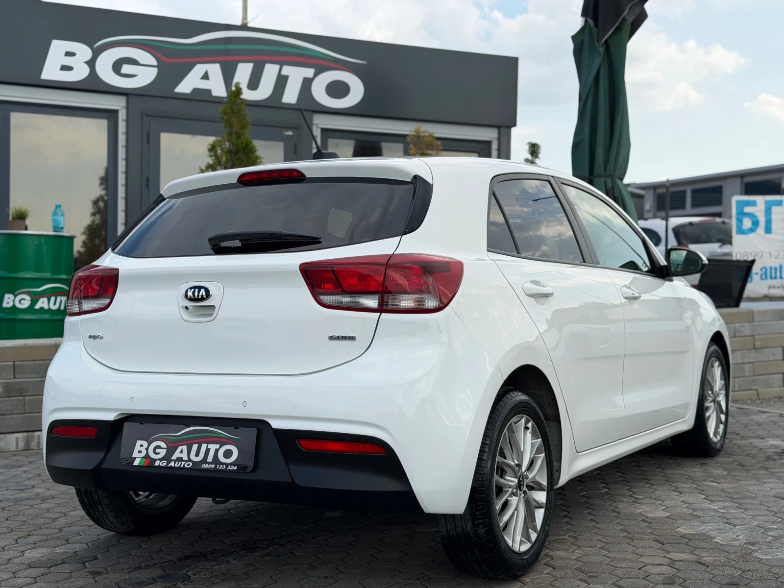 Kia Rio * 1.4 CRDI-90* NAVI* CAMERA* LED* START/STOP* , снимка 4 - Автомобили и джипове - 55612305